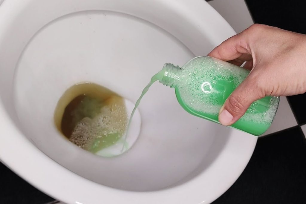 Il tuo WC può tornare a brillare! L’acido citrico liquido fa miracoli